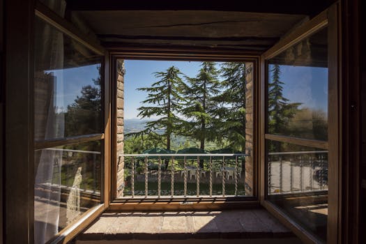 Stay in a Glass House Overlooking Scenic Vistas